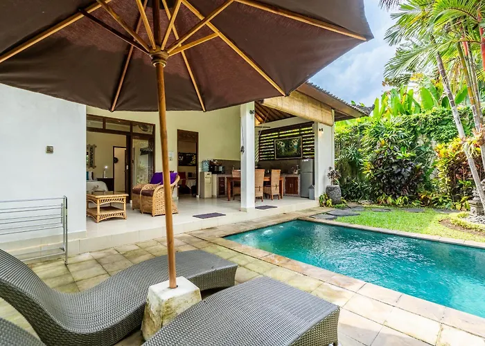 Villa Palm Kuning